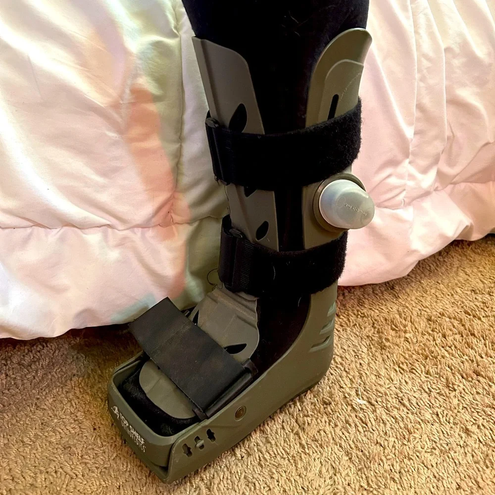 Orthopedic Boot - Picture 1 of 4
